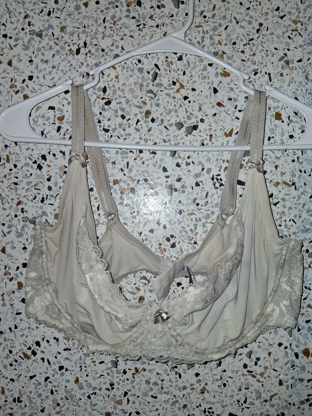 Women's Adore Me Minimizer Bra Size 38DD Ivory No Padding With Wires